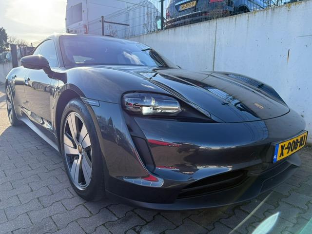 porsche-taycan-performance-84-kwh-zeer-volle-auto-marge-