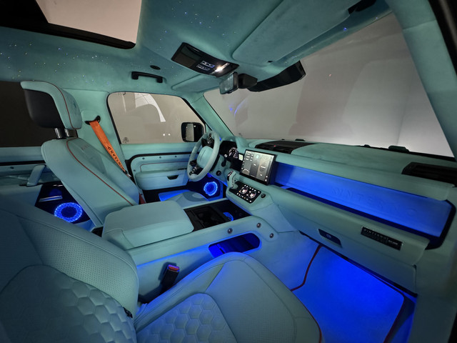 Land Rover Defender 2.0 P400e 110 X✅Customized Signature Car✅UNIEK✅Custom Interieur✅Stoelventilatie✅URBAN✅Meridian✅Panoramadak✅