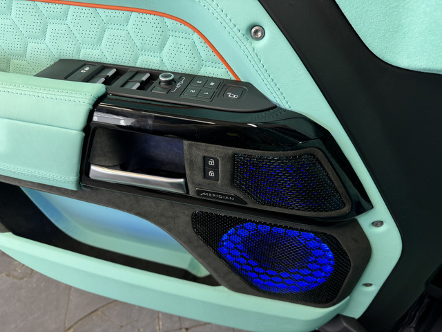 Land Rover Defender 2.0 P400e 110 X✅Customized Signature Car✅UNIEK✅Custom Interieur✅Stoelventilatie✅URBAN✅Meridian✅Panoramadak✅