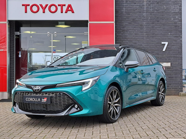 toyota-corolla-touring-sports-hybrid-140-gr-sport-blind-spot-pano--schuifkanteldak-jbl-audio-head-up-park-sensoren-elek-klep