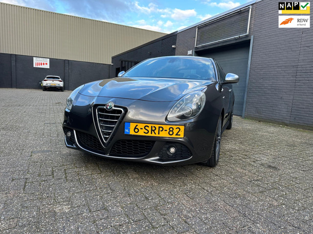 alfa-romeo-giulietta-1.4-t-distinctive-aut.-clima-cruise-navi-leer-led-pdc-lm-wielen-xenon
