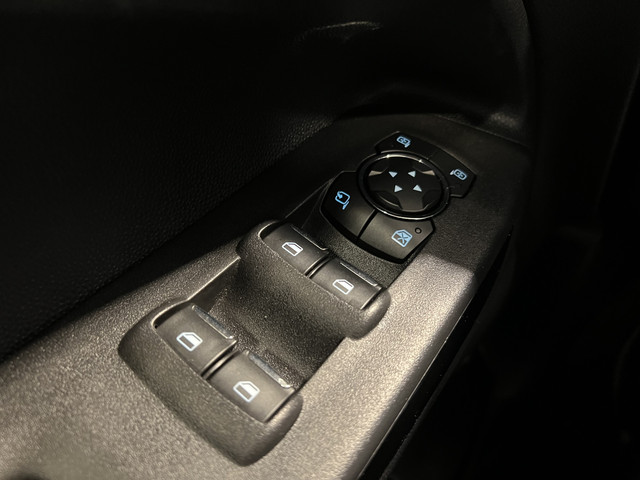 Ford EcoSport 1.0 EcoBoost ST-Line | Navigatie Android Apple Carplay | LM Velgen 17 | PDC Voor en Achter | Voorstoelen en Stuurwiel Verwarmd