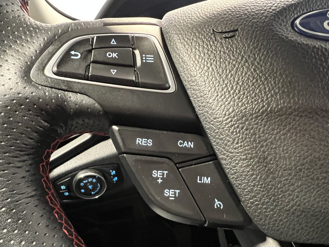 Ford EcoSport 1.0 EcoBoost ST-Line | Navigatie Android Apple Carplay | LM Velgen 17 | PDC Voor en Achter | Voorstoelen en Stuurwiel Verwarmd