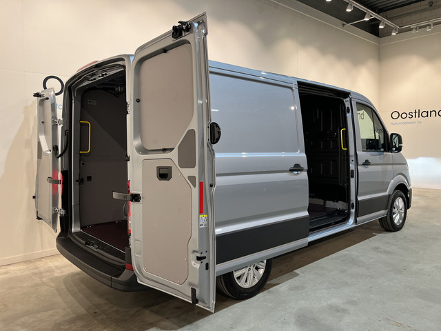 Volkswagen Crafter 2.0 TDI L3H2 140 PK DSG Automaat Euro 6 Airco Cruise Control PDC CarPlay 3-Zits NIEUW MODEL !! 1.400 KM !!