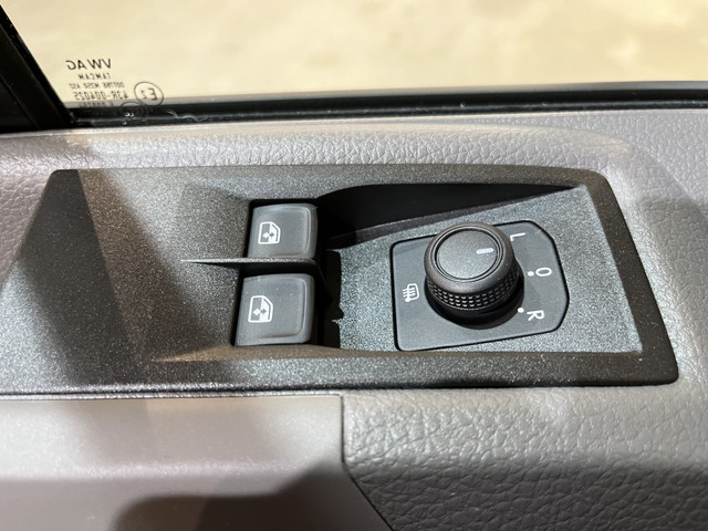 Volkswagen Crafter 2.0 TDI L3H2 140 PK DSG Automaat Euro 6 Airco Cruise Control PDC CarPlay 3-Zits NIEUW MODEL !! 1.400 KM !!