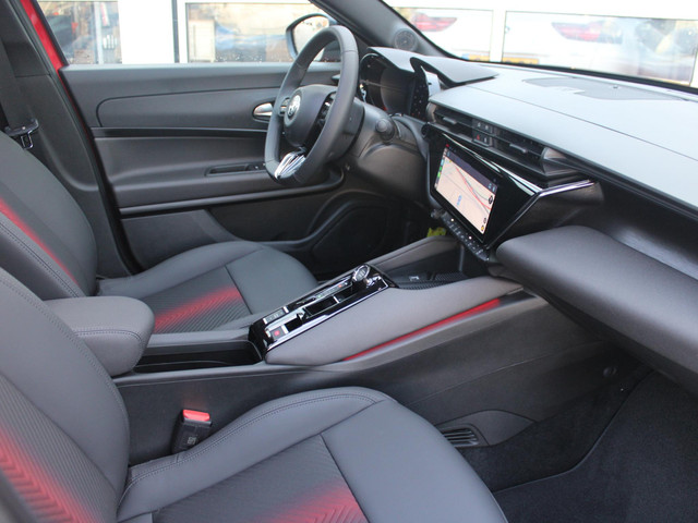 Alfa Romeo Junior Elettrica Speciale 54 kWh | 17% Bijtelling | Schuif Kanteldak | Pack Techno | Brera Red | Dak Zwart