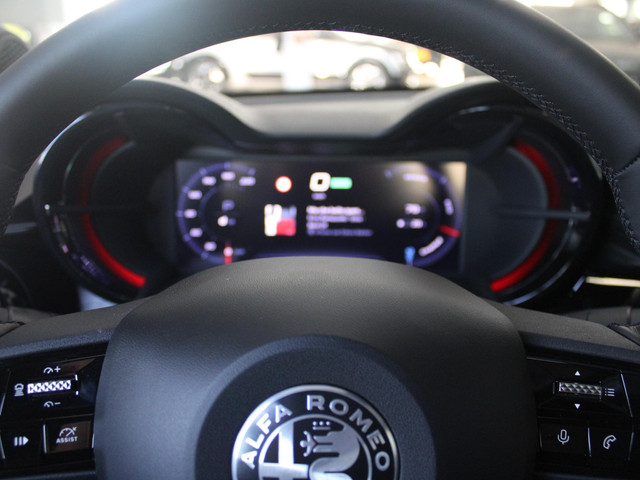 Alfa Romeo Junior Elettrica Speciale 54 kWh | 17% Bijtelling | Schuif Kanteldak | Pack Techno | Brera Red | Dak Zwart