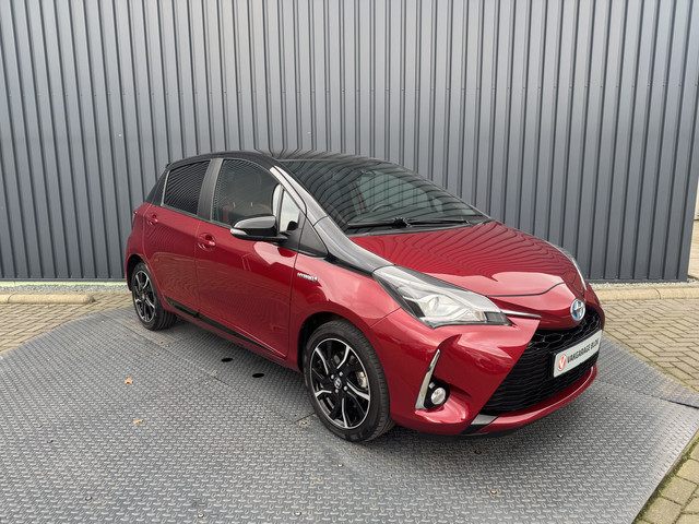 toyota-yaris-1.5-hybrid-bi-tone-plus---pano-dak---emotional-red---rijklaar---