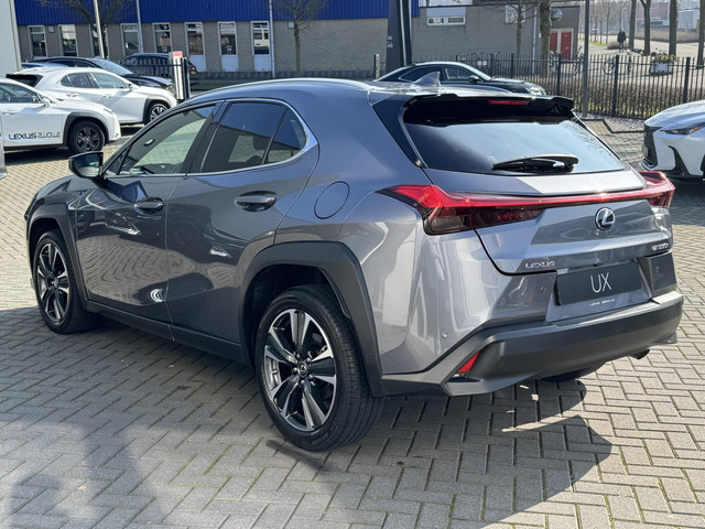 Lexus UX 250h Preference Line EL-ACHTERKLEP BLIND-SPOT KEY-LESS APPLE-CARPLAY