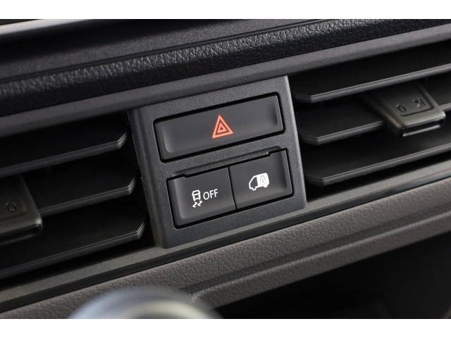 Volkswagen Crafter Trendline L3H3 140pk GVW 3.5T BPM vrij | Achteruitrijcamera | Keyless Start | Digital Cockpit | Trekhaak | Cruise Control | In h