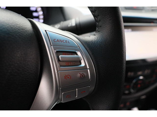 Nissan Navara 2.3 dCi Optima Double Cab Trekhaak Navigatie Rondomzicht Camera Origineel NL