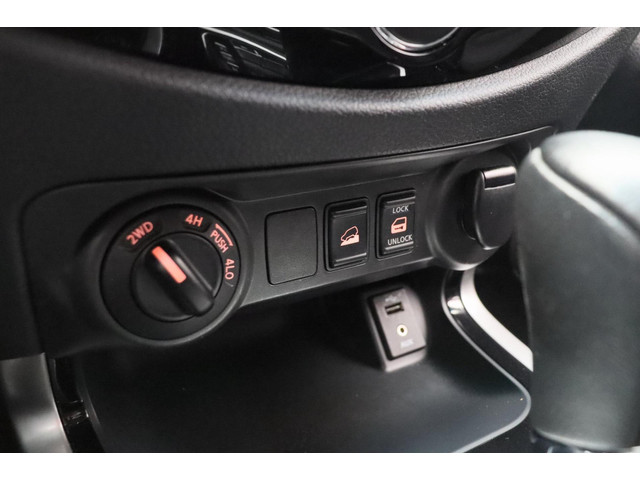 Nissan Navara 2.3 dCi Optima Double Cab Trekhaak Navigatie Rondomzicht Camera Origineel NL