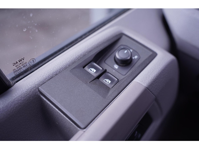 Volkswagen Crafter 2.0 TDI 140 pk DSG Aut. L4H3 Koel Vries Dag Nacht Airco, Apple Carplay, Laadruimte Pakket, PDC V+A, 3-Zits