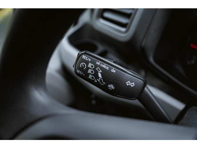 Volkswagen Crafter 35 2.0 TDI 177PK L4 Open laadbak Airco | Cruise control | 3-zits | LxBxH 430x203x40 cm |