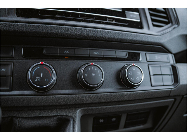 Volkswagen Crafter 35 2.0 TDI 177PK L4 Open laadbak Airco | Cruise control | 3-zits | LxBxH 430x203x40 cm |