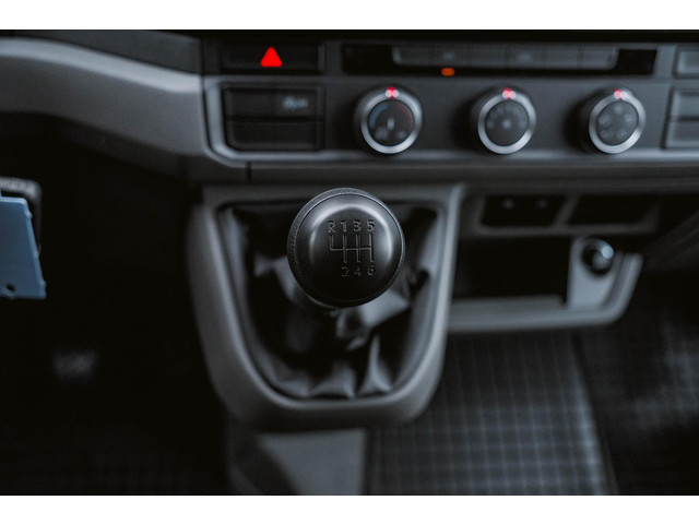 Volkswagen Crafter 35 2.0 TDI 177PK L4 Open laadbak Airco | Cruise control | 3-zits | LxBxH 430x203x40 cm |