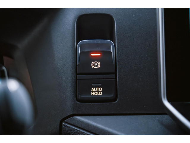 Volkswagen Crafter 2.0 TDI 177PK Automaat L3H3 Comfortline 2x LED | NAVI | Ergo. bestuurdersstoel | Camera | Trekhaak |