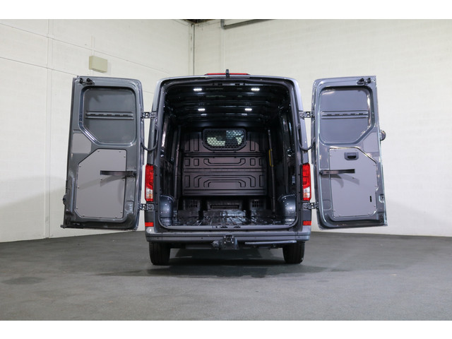 Volkswagen Crafter 2.0 TDI 177pk L3 H2 Automaat Airco Navigatie Camera Trekhaak