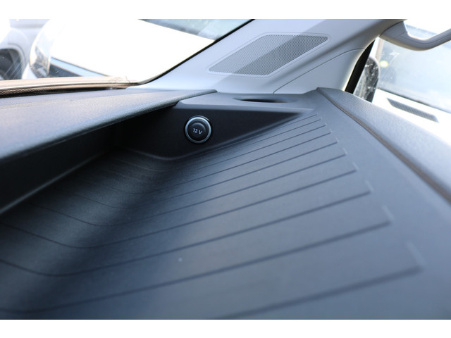 Volkswagen Crafter 2.0 TDI 177pk L3 H2 Automaat Airco Navigatie Camera Trekhaak