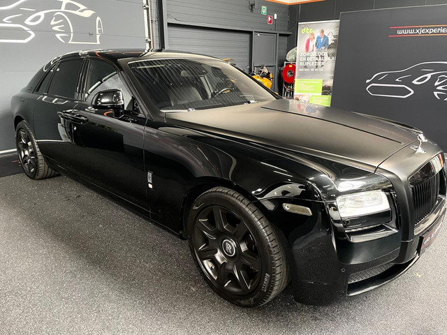 rolls-royce-ghost-6.6-v12-hud-two-tone-571-pk-panodak-black-black