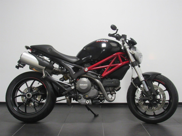 ducati-monster-796
