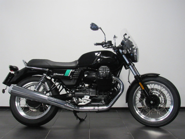 moto-guzzi-v7-iii-special