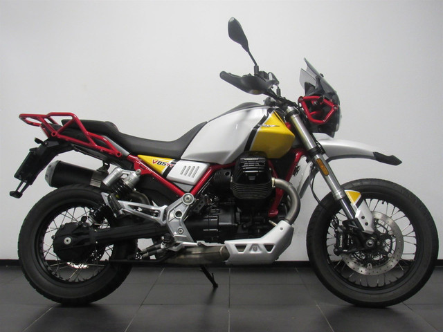 moto-guzzi-v85-tt