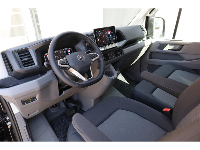 Volkswagen Crafter Highline L3H3 140 pk automaat BPM vrij | Trekhaak | Camera | navigatiepakket | vierseizoenbanden