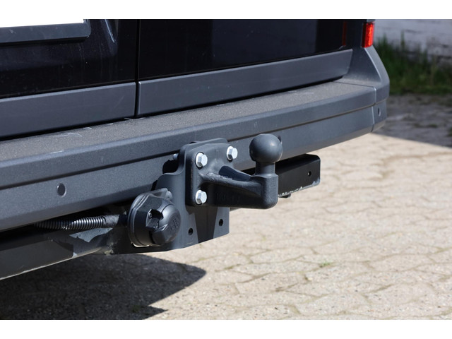 Volkswagen Crafter Highline L3H3 140 pk automaat BPM vrij | Trekhaak | Camera | navigatiepakket | vierseizoenbanden
