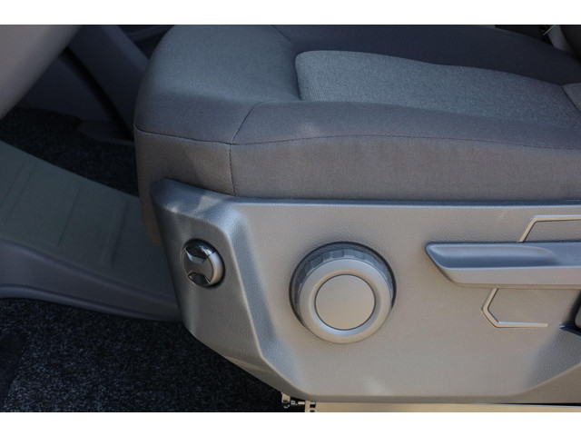 Volkswagen Crafter Highline L3H3 140 pk automaat BPM vrij | Trekhaak | Camera | navigatiepakket | vierseizoenbanden