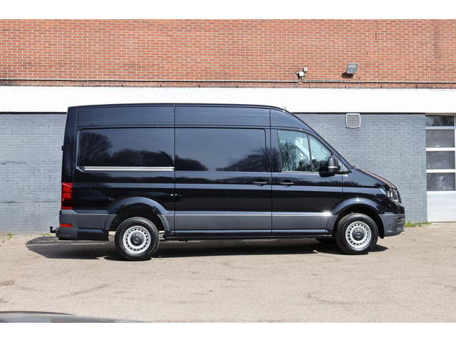 Volkswagen Crafter Highline L3H3 140 pk automaat BPM vrij | Trekhaak | Camera | navigatiepakket | vierseizoenbanden
