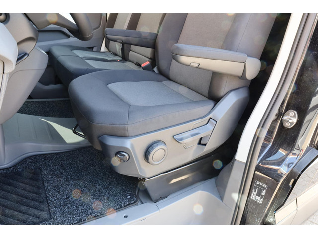 Volkswagen Crafter Highline L3H3 140 pk automaat BPM vrij | Trekhaak | Camera | navigatiepakket | vierseizoenbanden