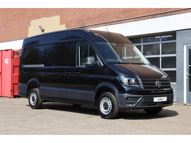 volkswagen-crafter-highline-l3h3-140-pk-automaat-bpm-vrij---trekhaak---camera---navigatiepakket---vierseizoenbanden