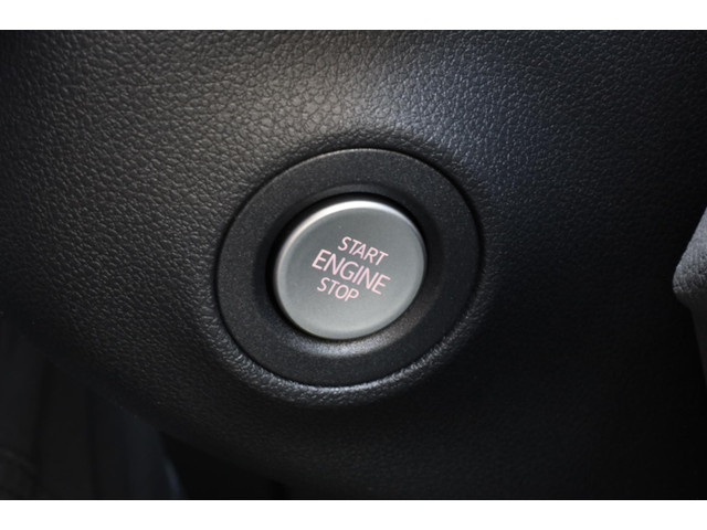 Volkswagen Crafter Highline L3H3 140 pk automaat BPM vrij | Trekhaak | Camera | navigatiepakket | vierseizoenbanden