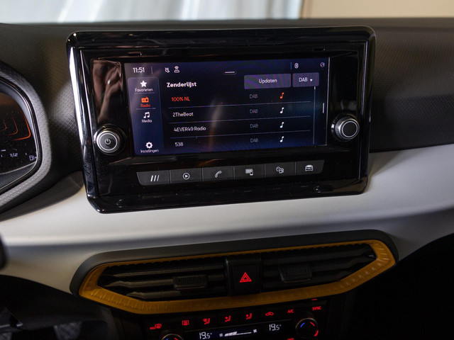 Seat Ibiza 1.0 MPI Style   80pk   Apple CarPlay   Automatische klimaatregeling   Stoelverwarming