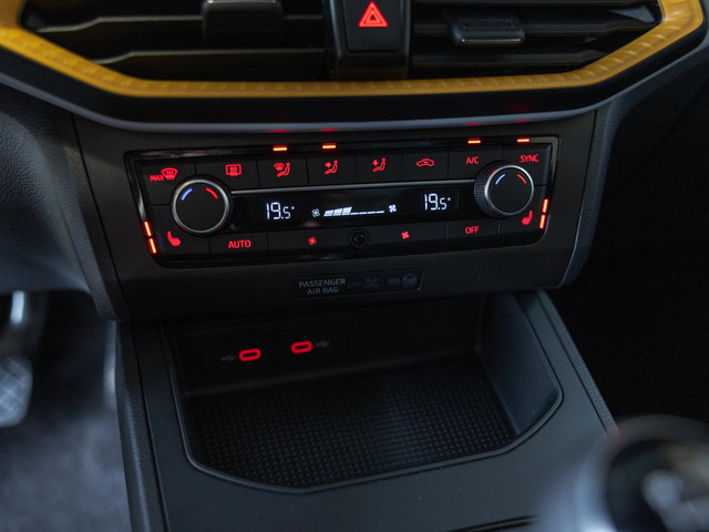 Seat Ibiza 1.0 MPI Style   80pk   Apple CarPlay   Automatische klimaatregeling   Stoelverwarming