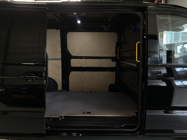 Volkswagen Crafter 30 2.0 TDI L3H2 Highline 177pk, Led, Navi, Dubbele schuifdeur, BPM VRIJ