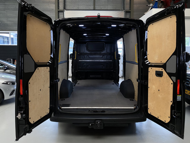 Volkswagen Crafter 30 2.0 TDI L3H2 Highline 177pk, Led, Navi, Dubbele schuifdeur, BPM VRIJ