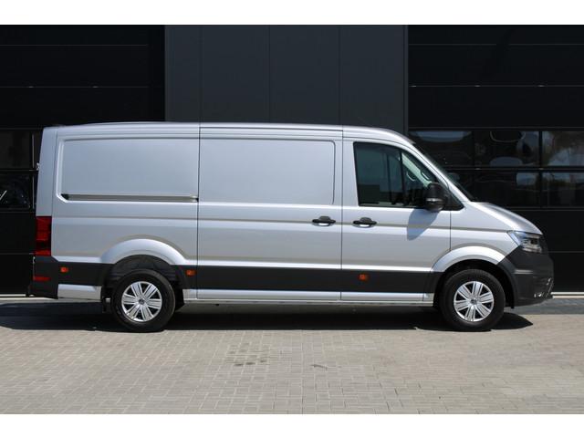 Volkswagen Crafter 35 2.0 TDI L3H2 177pk - Facelift - Navigatie - LED - Geveerde stoel - Virtual cockpit - Camera - Verwarmd stuur - Stoelverwarmin