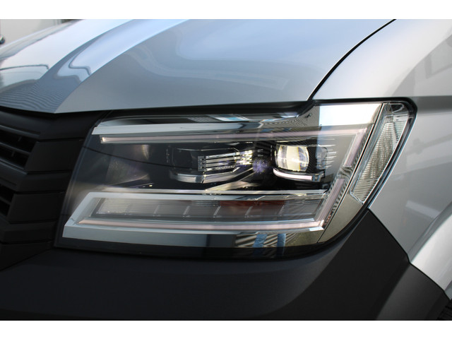 Volkswagen Crafter 35 2.0 TDI L3H2 177pk - Facelift - Navigatie - LED - Geveerde stoel - Virtual cockpit - Camera - Verwarmd stuur - Stoelverwarmin