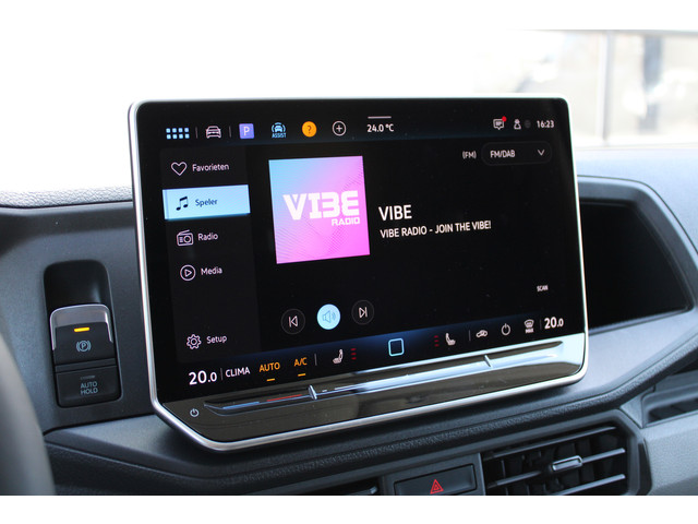 Volkswagen Crafter 35 2.0 TDI L3H2 177pk - Facelift - Navigatie - LED - Geveerde stoel - Virtual cockpit - Camera - Verwarmd stuur - Stoelverwarmin