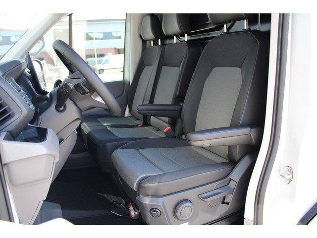 Volkswagen Crafter 35 2.0 TDI L3H2 177pk - Facelift - Navigatie - LED - Geveerde stoel - Virtual cockpit - Camera - Verwarmd stuur - Stoelverwarmin