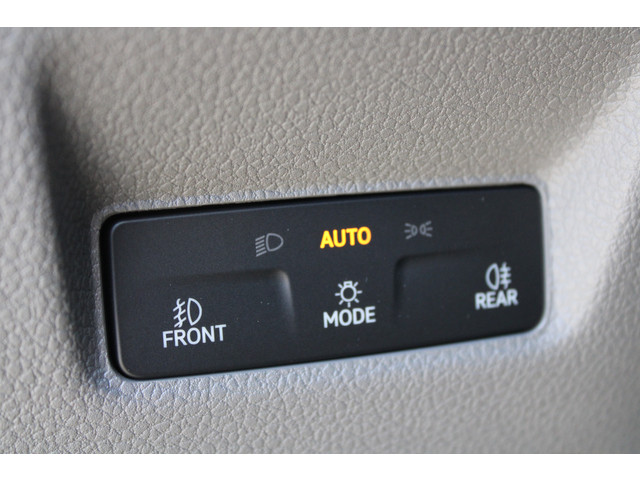 Volkswagen Crafter 35 2.0 TDI L3H2 177pk - Facelift - Navigatie - LED - Geveerde stoel - Virtual cockpit - Camera - Verwarmd stuur - Stoelverwarmin