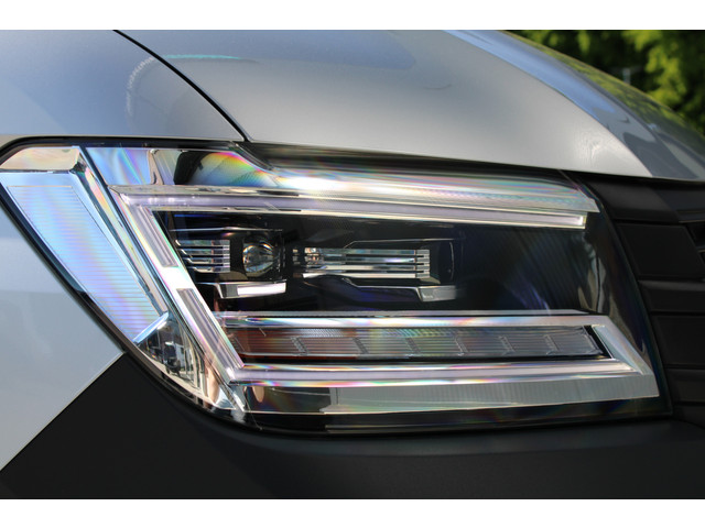 Volkswagen Crafter 35 2.0 TDI L3H2 177pk - Facelift - Navigatie - LED - Geveerde stoel - Virtual cockpit - Camera - Verwarmd stuur - Stoelverwarmin