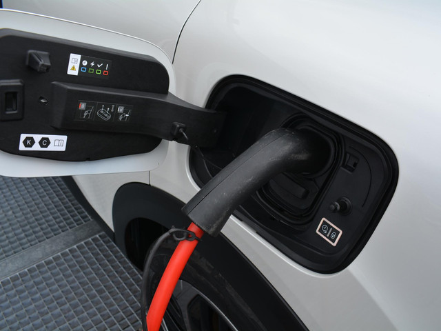 Citroen ë-C4 X You 50 kWh 136pk | Android auto Apple carplay |