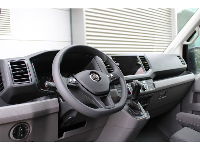 Volkswagen Crafter 35 2.0 TDI L3H3 177pk - 2x Schuifdeur - LED - Trekhaak - Navigatie - DAB - Geveerde stoel - Camera - Stoelverwarming - Rijklaar