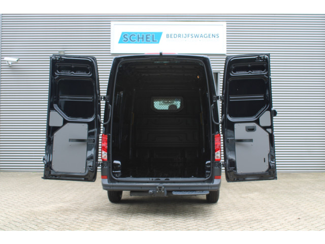 Volkswagen Crafter 35 2.0 TDI L3H3 177pk - 2x Schuifdeur - LED - Trekhaak - Navigatie - DAB - Geveerde stoel - Camera - Stoelverwarming - Rijklaar