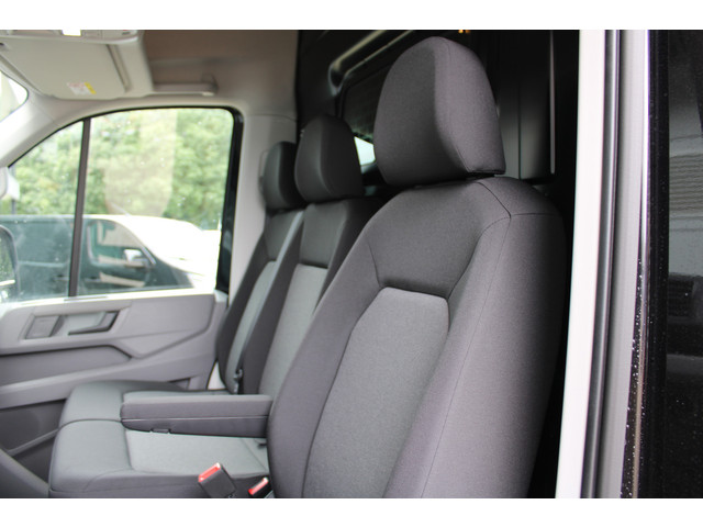 Volkswagen Crafter 35 2.0 TDI L3H3 177pk - 2x Schuifdeur - LED - Trekhaak - Navigatie - DAB - Geveerde stoel - Camera - Stoelverwarming - Rijklaar
