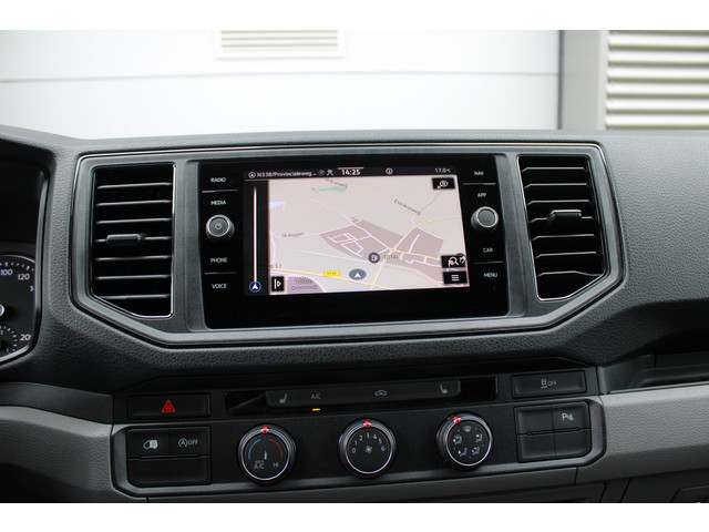 Volkswagen Crafter 35 2.0 TDI L3H3 177pk - 2x Schuifdeur - LED - Trekhaak - Navigatie - DAB - Geveerde stoel - Camera - Stoelverwarming - Rijklaar