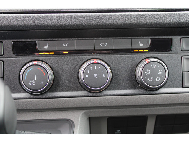 Volkswagen Crafter 35 2.0 TDI L3H3 177pk - 2x Schuifdeur - LED - Trekhaak - Navigatie - DAB - Geveerde stoel - Camera - Stoelverwarming - Rijklaar